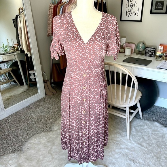 • Express • Button Front Tie-Sleeve Midi Dress - Picture 4 of 10